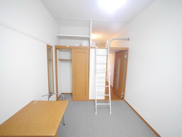 レオパレス寺台ロフトの物件内観写真